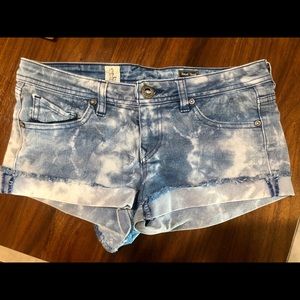 Sound Check - Volcom Shorts